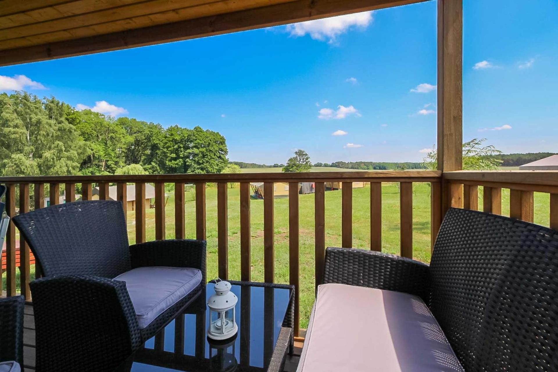 Landgut Voigtsmühle Glamping Lodge Villa Veranda XL 1 Friedland  Zimmer foto